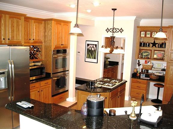 4th image of 7533 Daisy Ct