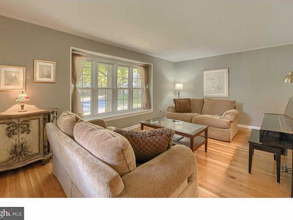 3rd image of 4 Beauford Pl