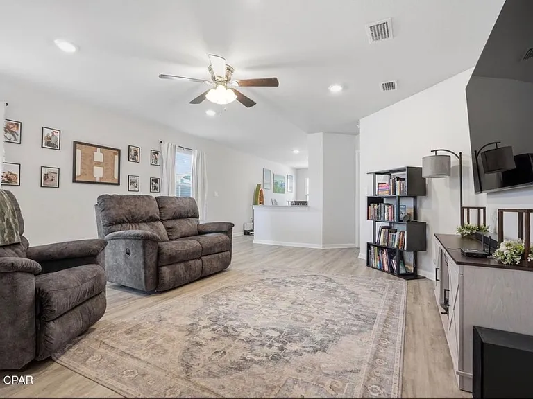 6662 Kettles St — Photo 2