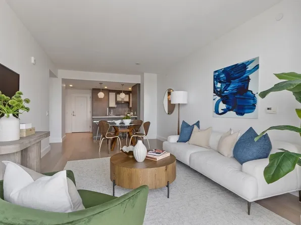 100 Lovejoy Wharf Unit 10H, Boston, MA 02114