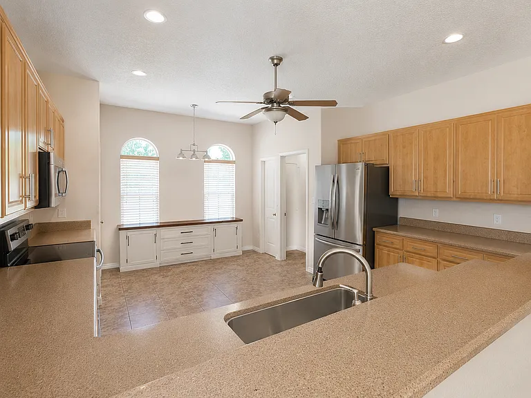932 Wingate Trl — Photo 2