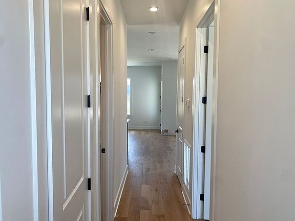 5th image of 511 19th Ave N