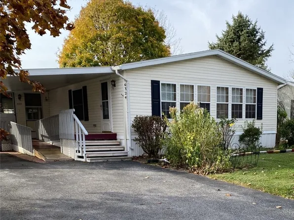 6324 Murphy Dr, Victor, NY 14564