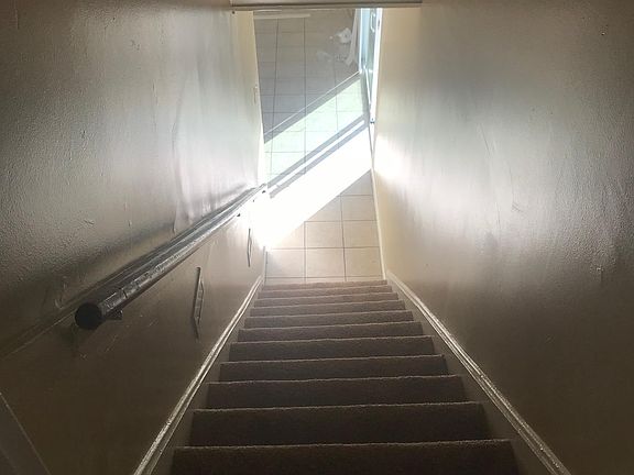 5th image of 10919 Layton St
