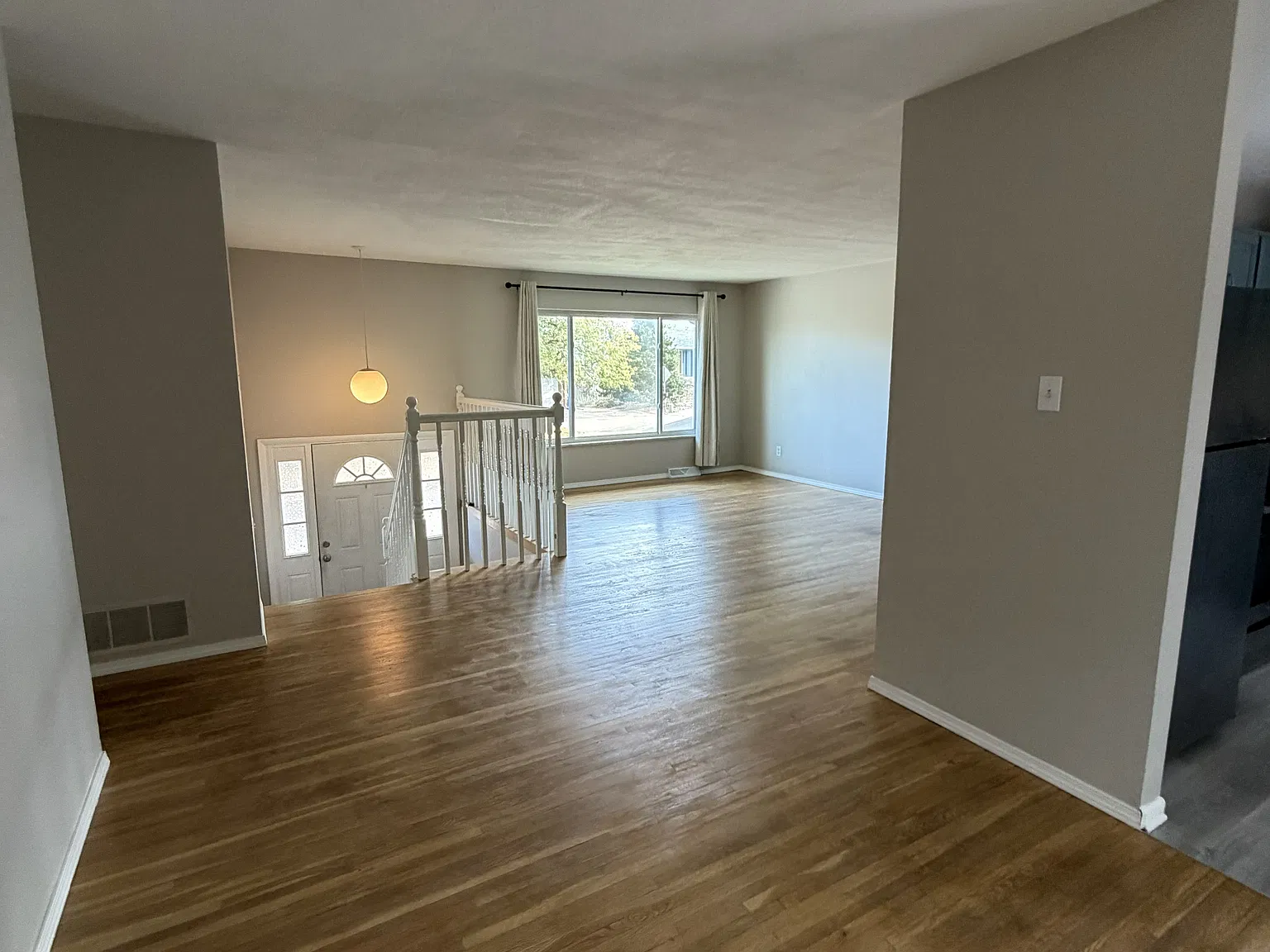 3 bed, 1918 sqft, $2,795 — Photo 4