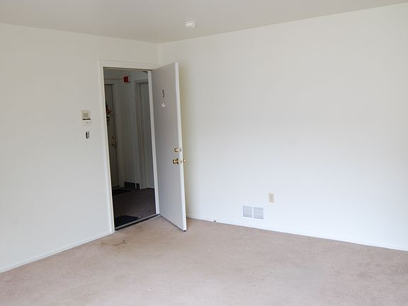 2nd image of 5398 Main St APT 5