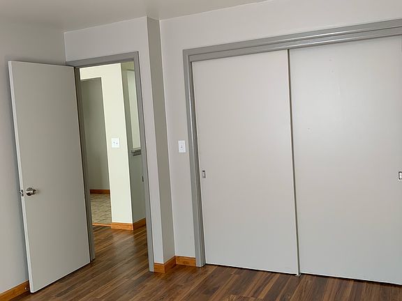 2nd image of 1557 N Farwell Ave APT 103