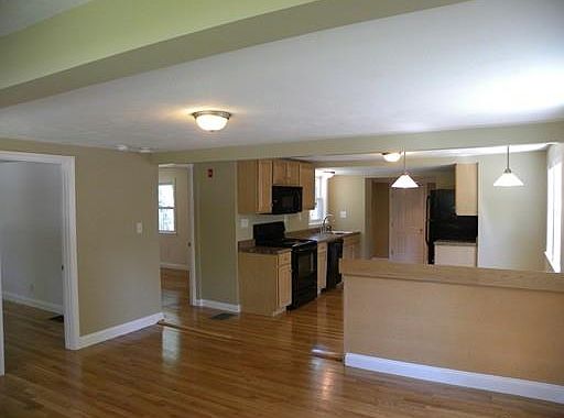2nd image of 483 South St