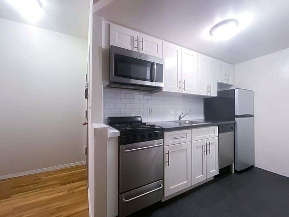4th image of 305 E 94th St APT 1E