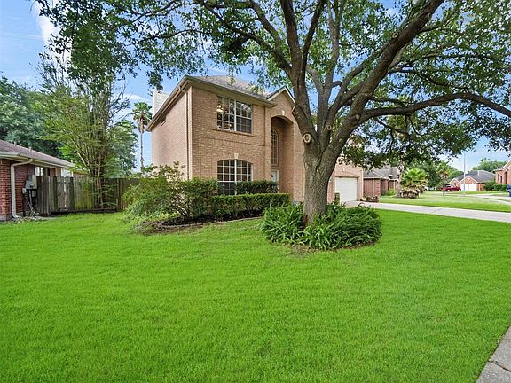 2nd image of 21710 Bay Palms Dr
