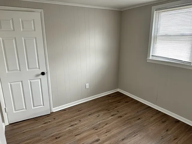 308 E Walnut St — Photo 4