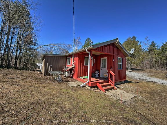 3rd image of 812 Cleveland Rd