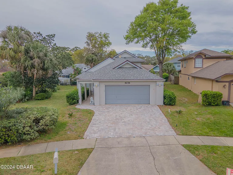 6236 Clover Bend Dr — Photo 2