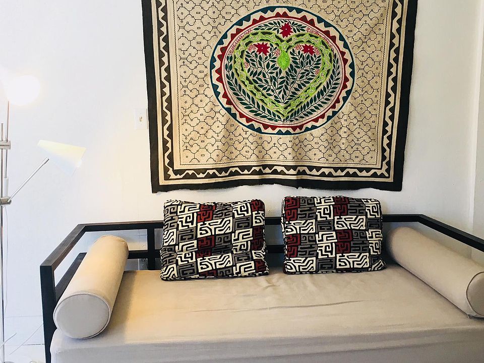 Apt 1