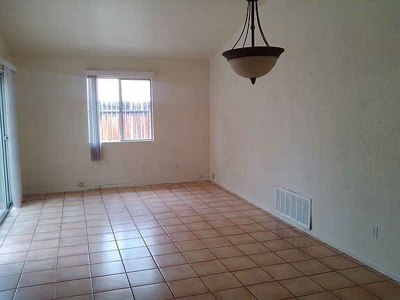 4th image of 29549 Brookfield Dr