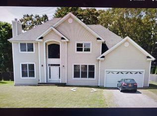 15 Patricks Way, Saint James, NY 11780