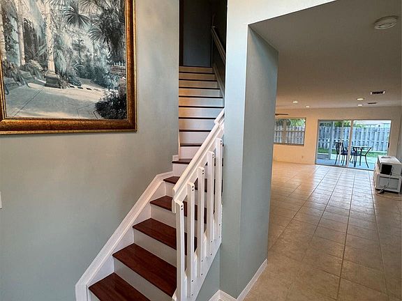 2nd image of 3401 Seabreeze Lane