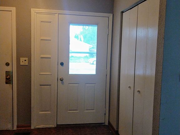 3rd image of 170 Briarwood Ct