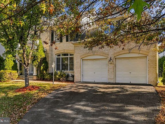 3rd image of 8302 Wolftrap Rd
