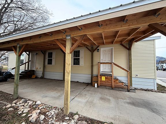 4th image of 211 E Desmet St