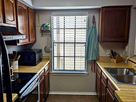 4th image of 2932 Manhattan Blvd Unit 173