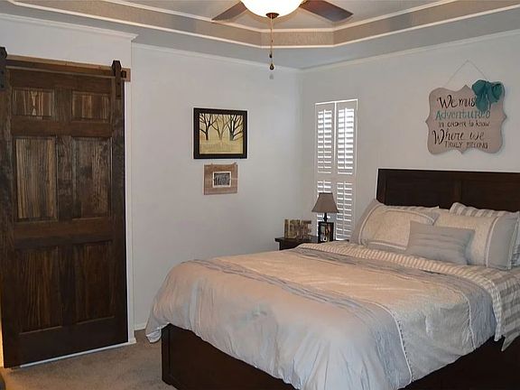 4th image of 115 Redbud Ln