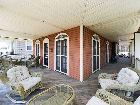 4th image of 821 Park Pl #25