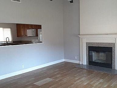 3rd image of 1040 Paseo Park Dr