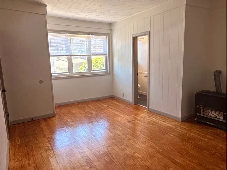 1674 S Main St — Photo 1
