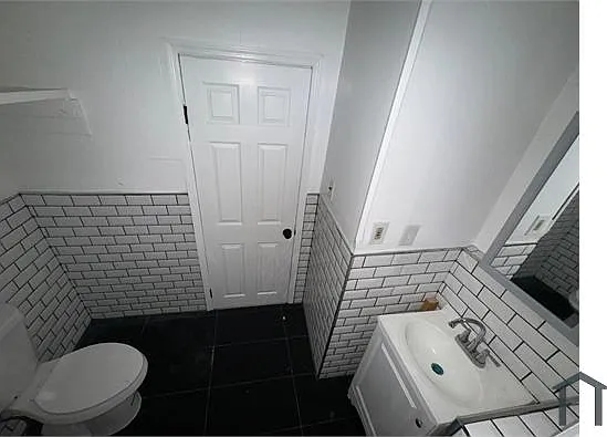 265 W Runyon St #1 — Photo 6