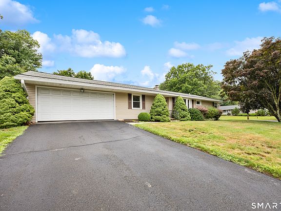 2nd image of 138 Magee Drive