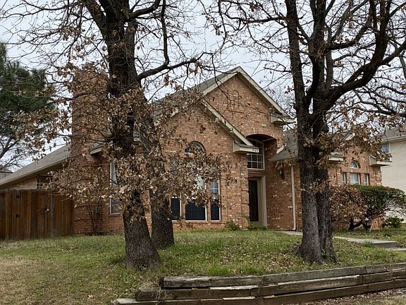 3rd image of 5523 Chimney Rock Dr