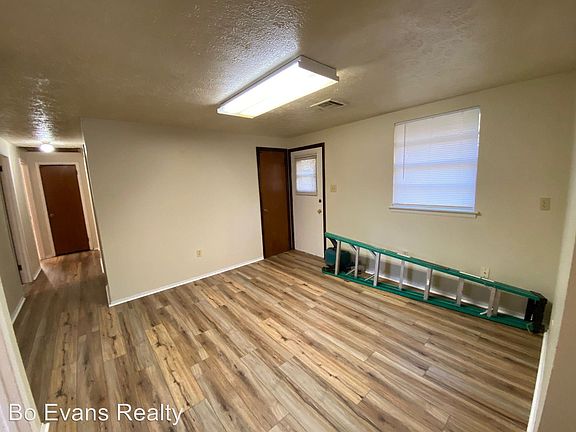 5th image of 218 Gardenia Ct
