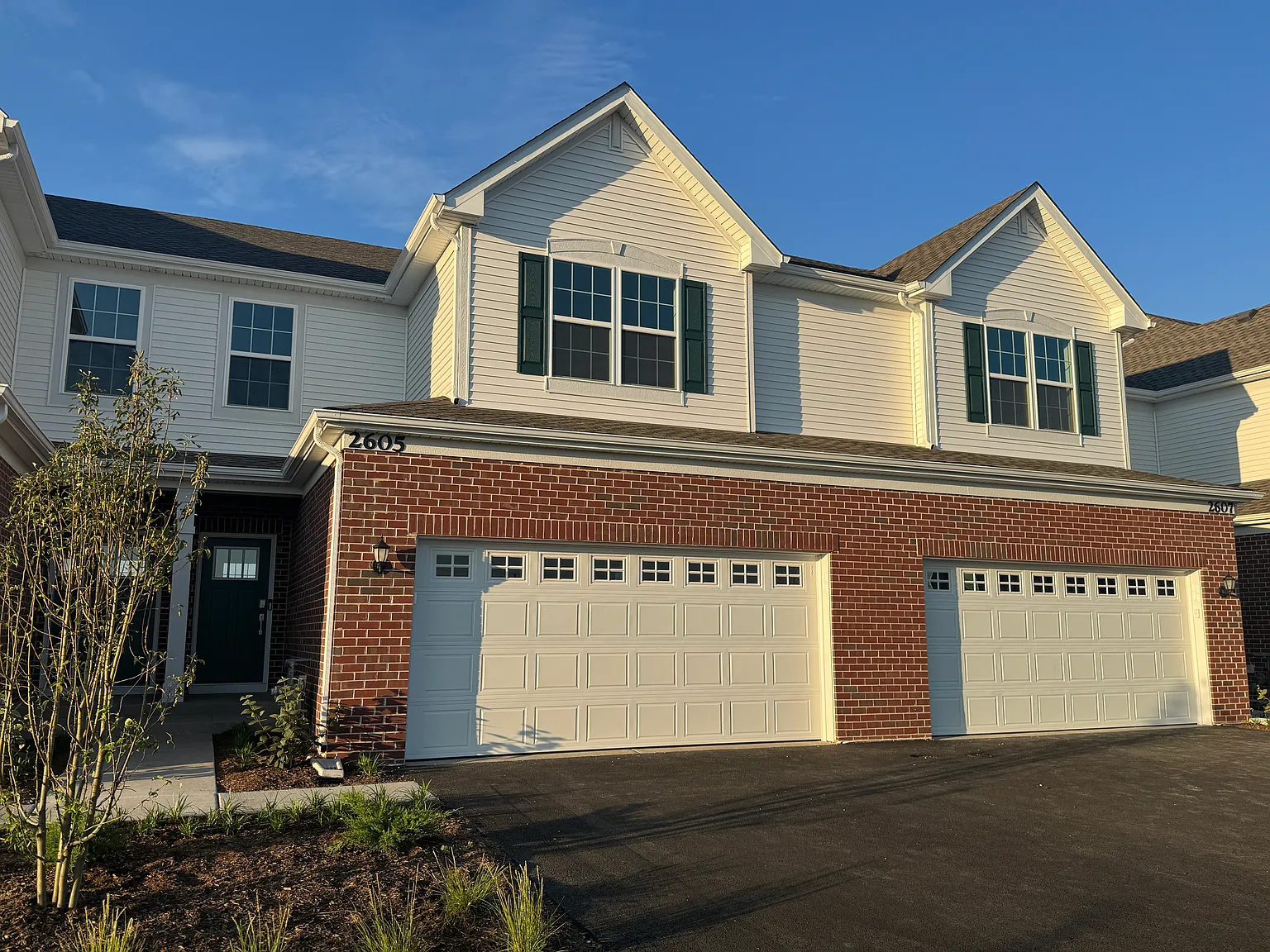 3 bed, 2.5 bath, 1767 sqft, $3,200 — Photo 2