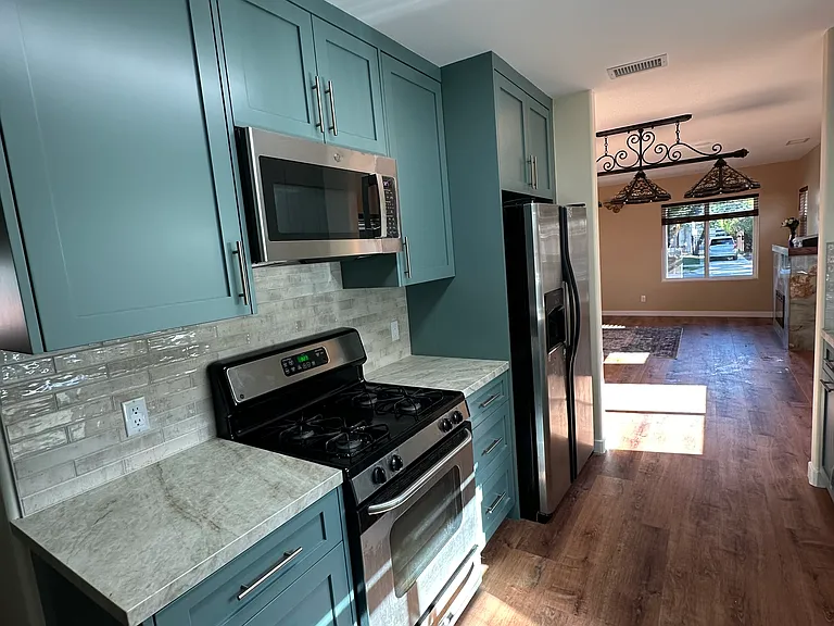 2017 Veteran Ave — Photo 11