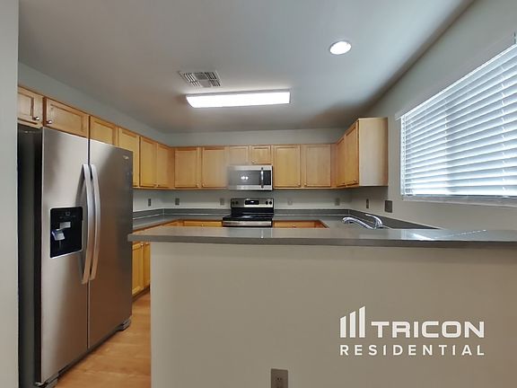 4th image of 1149 E Lakeview Dr