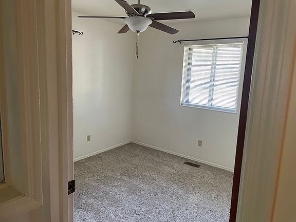 5th image of 925 Frontier Dr