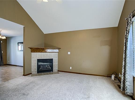 4th image of 1112 NW Long Dr
