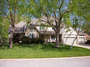 10718 W 118th Ter, Overland Park, KS 66210