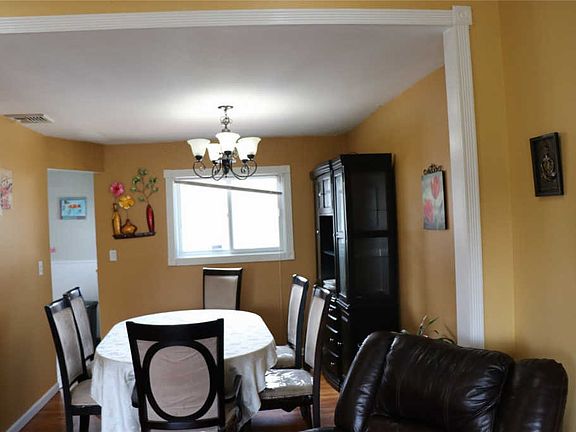 5th image of 42 Union Ave