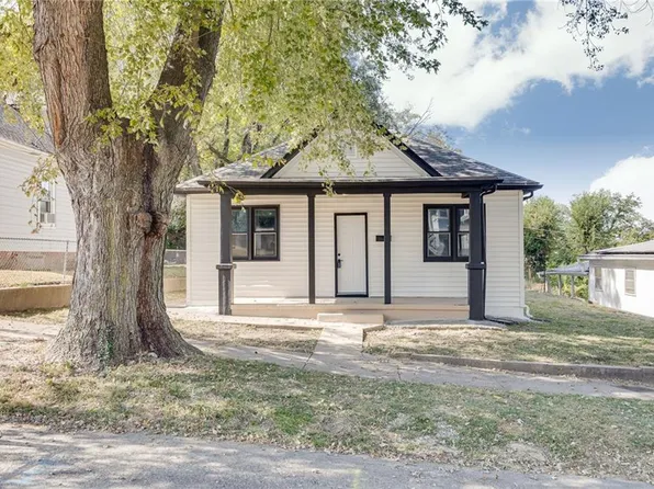 2328 S 15th St, Saint Joseph, MO 64503