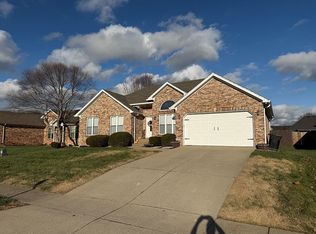 8522 Plum Run Dr, Sellersburg, IN 47172