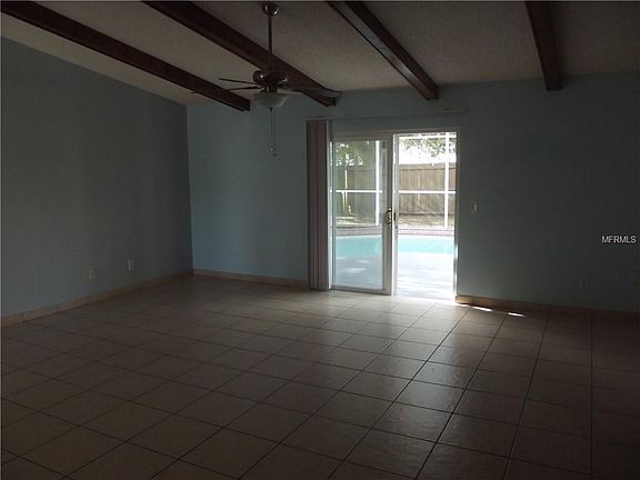 5th image of 910 Delano Ct