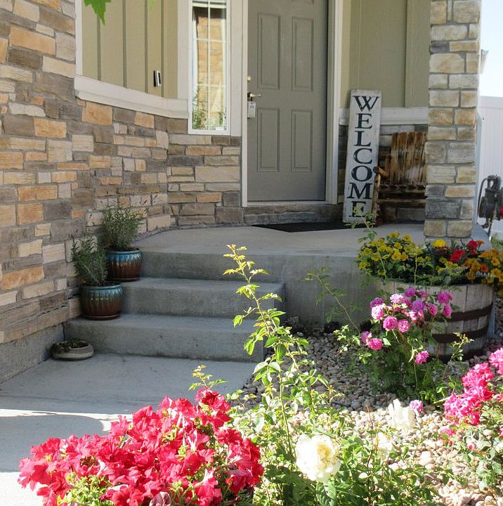 1st image of 255 Castle Dr