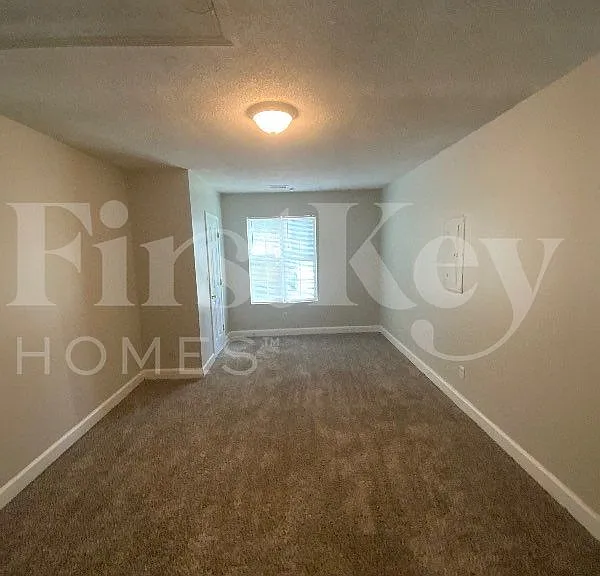 2347 Glencairn Ln SW — Photo 9