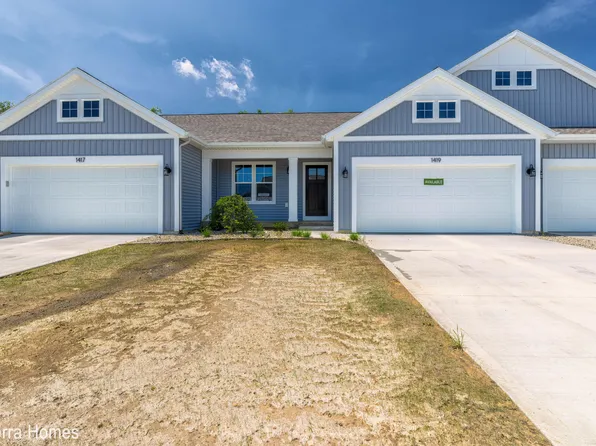 1419 Village Cir, Kalamazoo, MI 49009