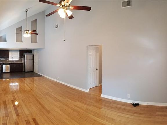 5th image of 410 E Forest Ave