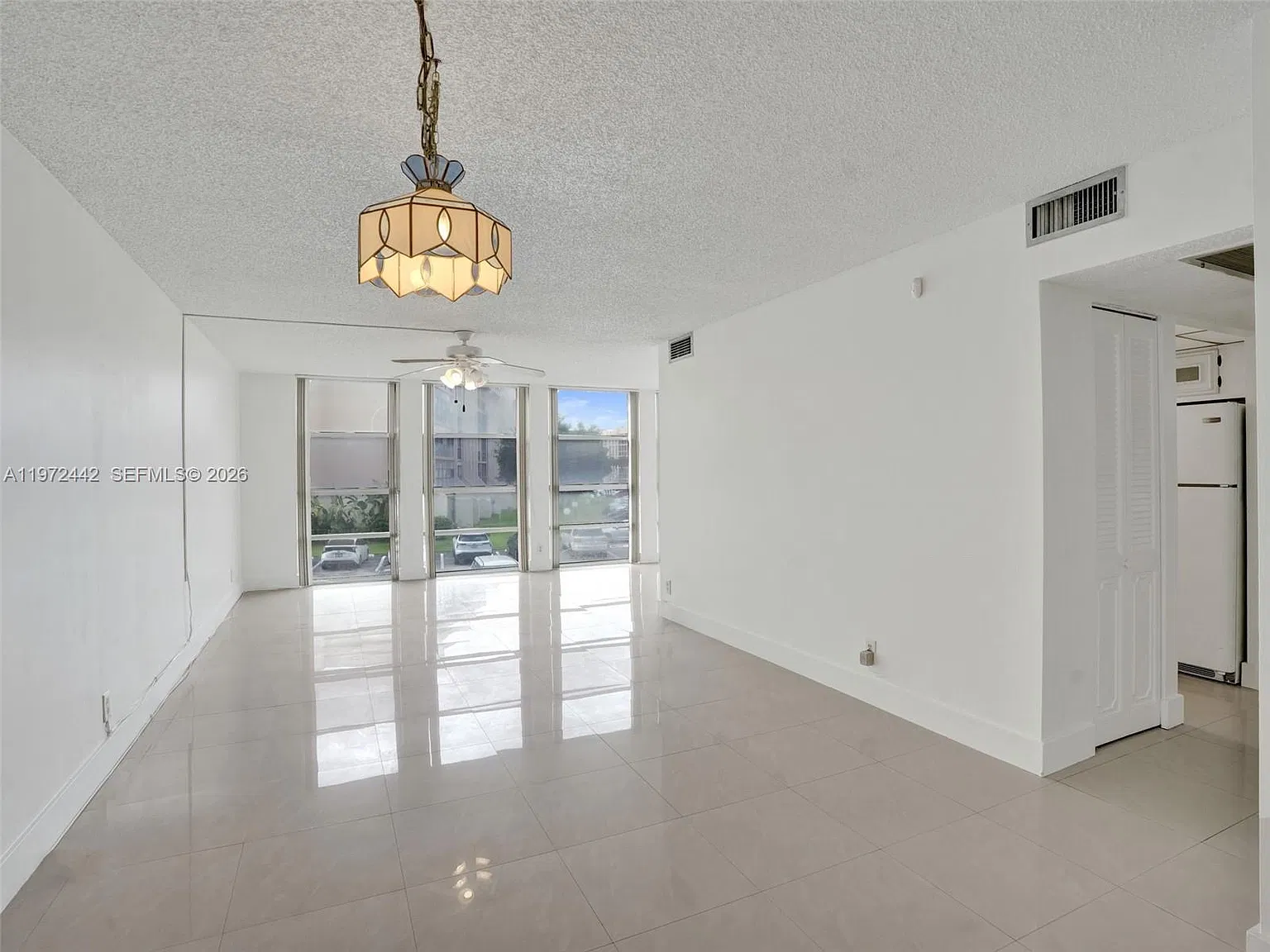 Desoto Park Condo — Photo 4