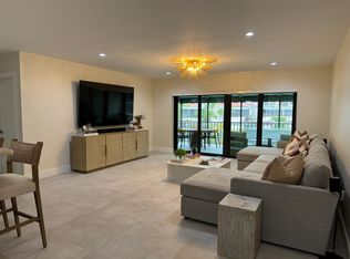 8294 Dundee Ter, Miami Lakes, FL 33016