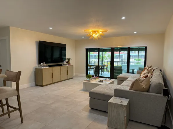 8294 Dundee Ter, Miami Lakes, FL 33016